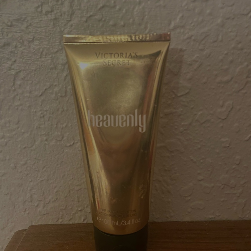 VICTORIA secret lotion👀